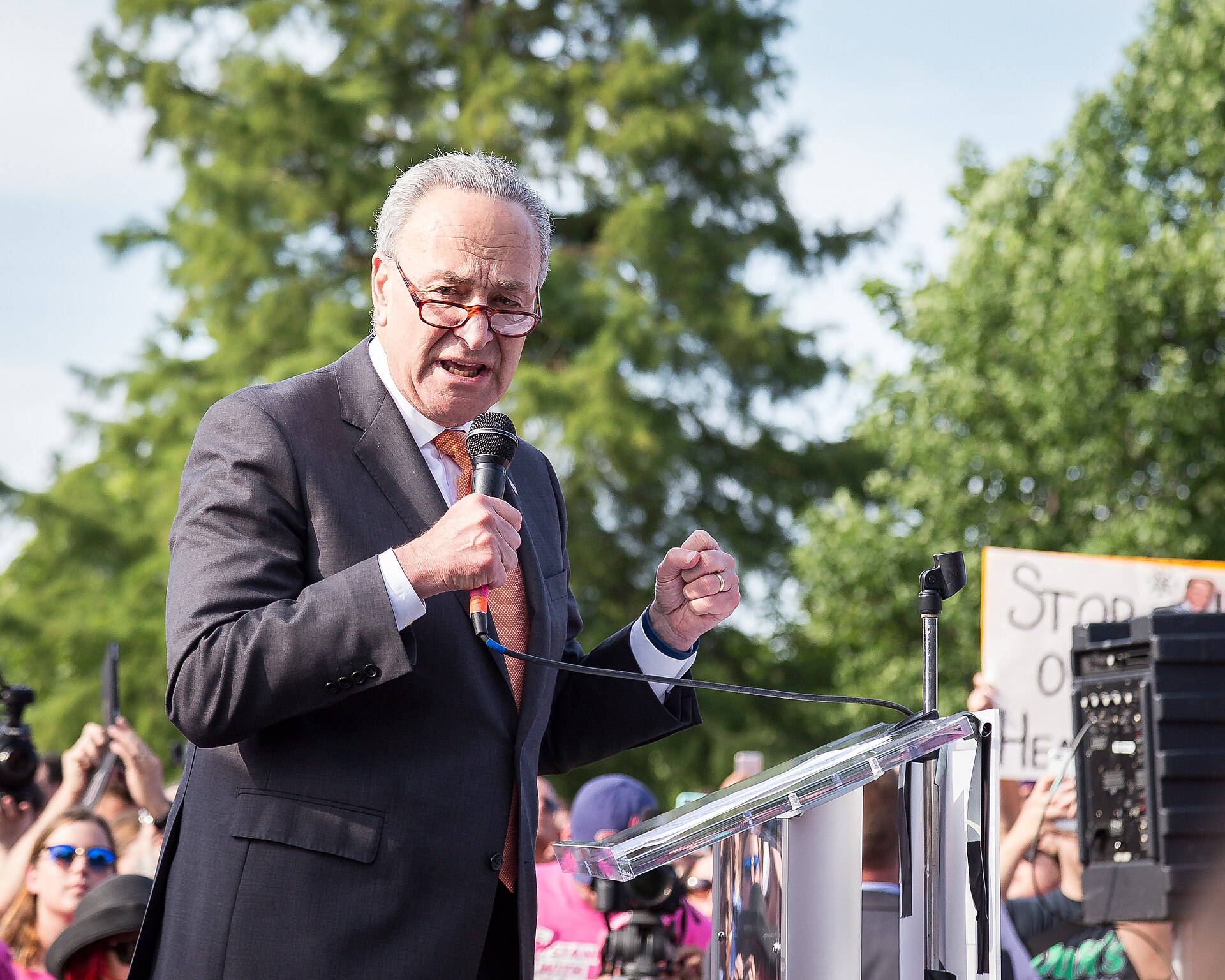 Maine Race Shake-Up Sparks Democratic Doubts About Schumer’s Strategy