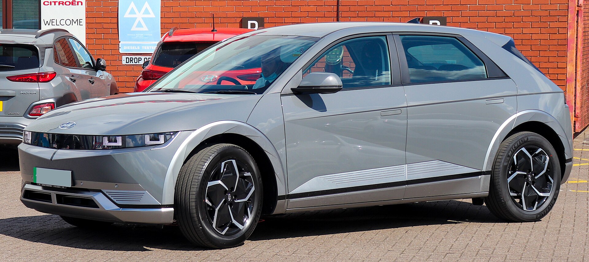 How EVs Perform in Extreme Heat and Cold — AAA’s Testing Reveals the Real Impact