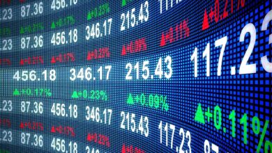 S&P 500 Reaches Record High as Apple Surges, Oil Falls, and Tariff News Adds Late Volatility